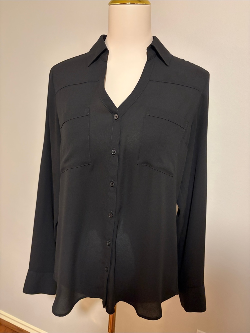 Express Women’s The Portofino Shirt in Classic Black Size Small